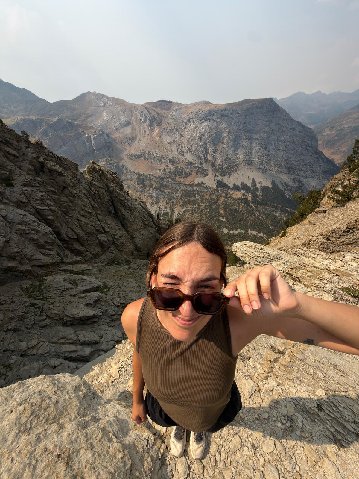 Aneta Bernhardtová — produkce, DIR a DOP ve studiu DÍLNA