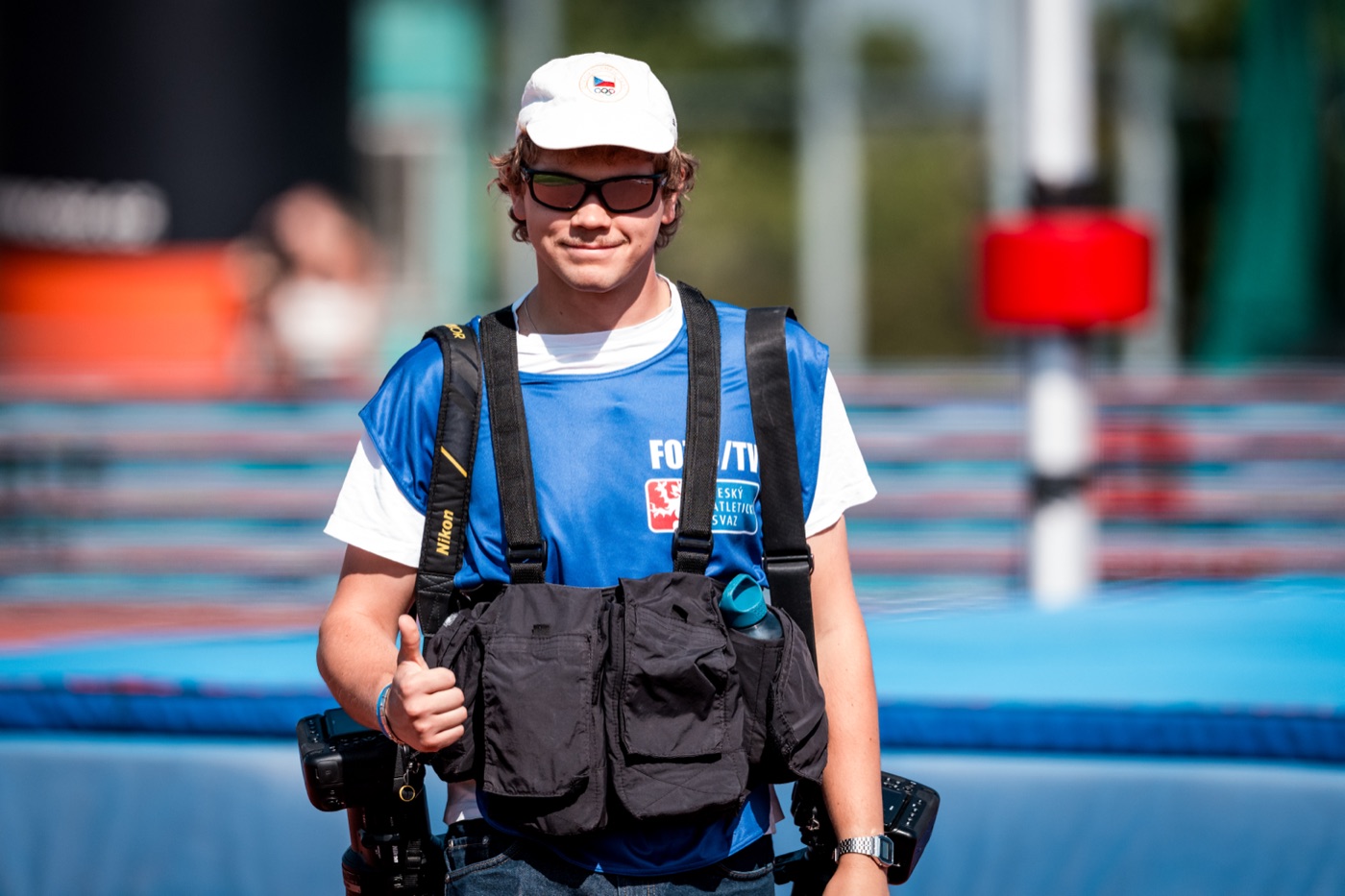 Matyáš Klápa — fotograf ve studiu DÍLNA